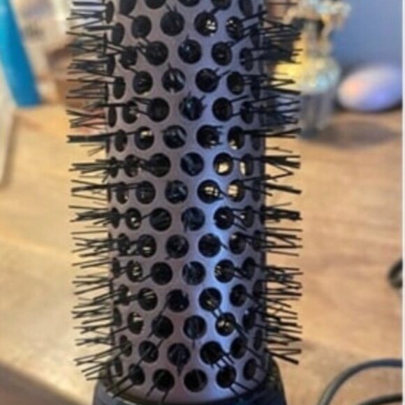 Amika Blowout Babe Thermal Brush GENTLY USED - Picture 3 of 4